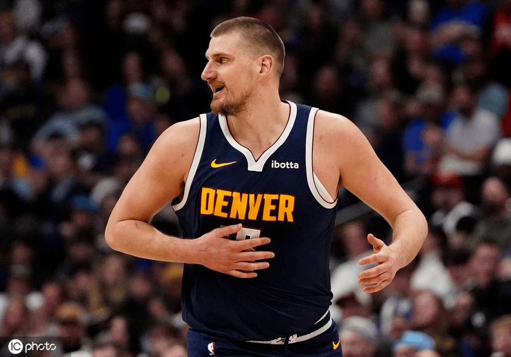 乐动下载-夏洛特黄蜂迎足总杯关键赛；窗口期篮板制胜；赛场秩序良好；球探报告显示潜力的简单介绍